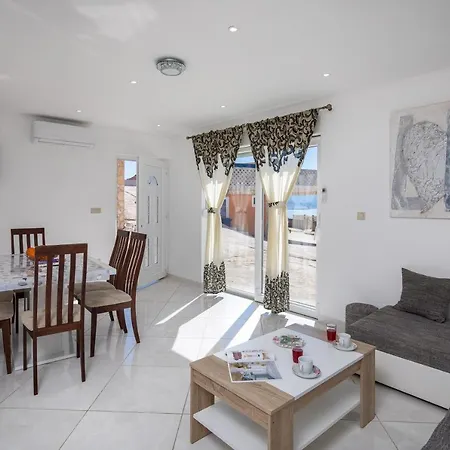 Apartment New Seaview Celina